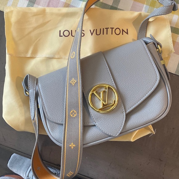 purse Handbags - crossbody Pont 9 soft  Never been used!